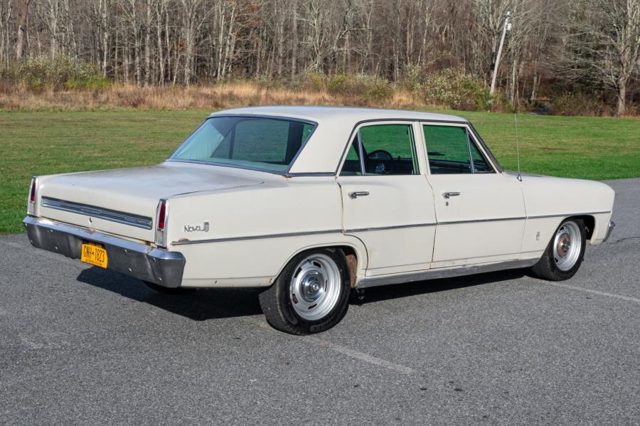  Chevrolet Chevy II Nova Sedan (11569) 1966 года  (фото 3 из 102)